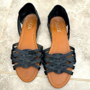 Open toed flats